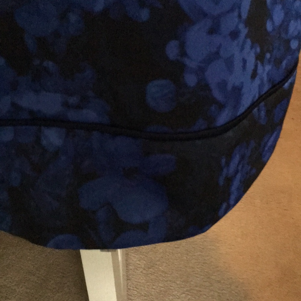 Dress - Picture 2 of 8